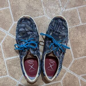 Women’s twisted X shoes